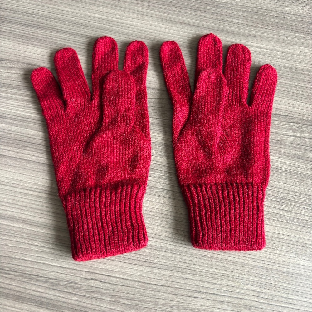 Red Gloves